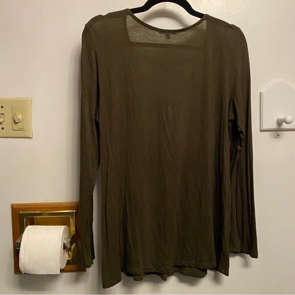 🖤5/$20 Olive Green Criss Cross Neck Long Sleeve Top - Picture 8 of 9